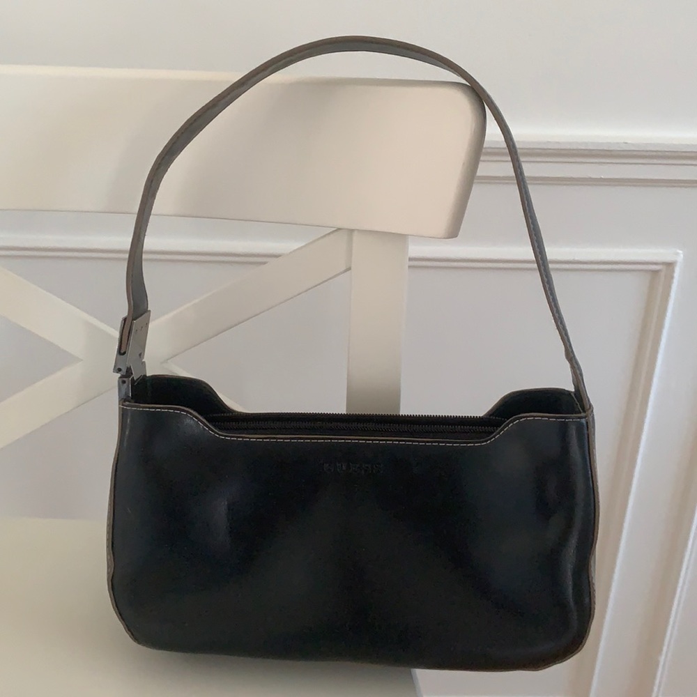 Guess shoulder bag in black